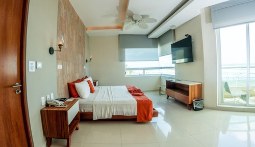 Senior Suite