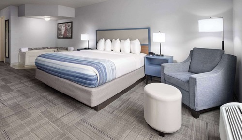 Deluxe Room, 1 King Bed, Non Smoking