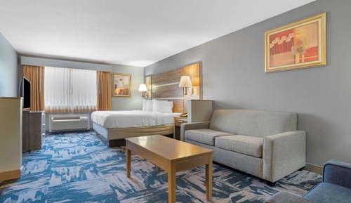 Suite, 1 King Bed, Non Smoking, Refrigerator & Microwave