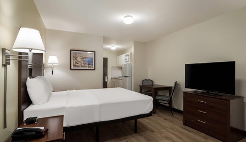 Standard Room, 1 Queen Bed, Non Smoking