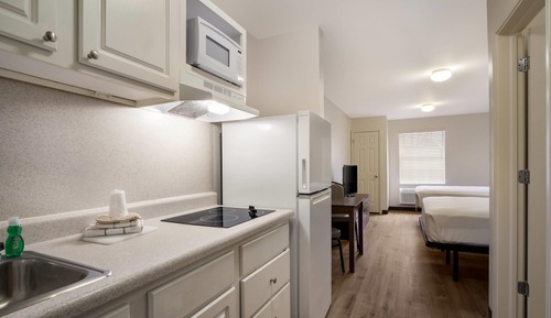 Room, 1 King Bed, Accessible, Non Smoking (Accessible Tub)