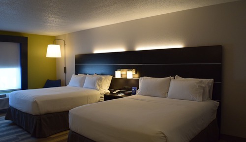 Standard Room, 1 King Bed, Accessible (Communications, Mobil, Roll-In Shower)