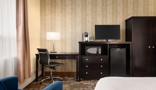 One Queen Room