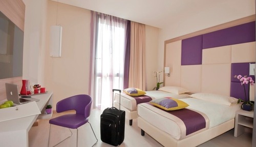 Standard Double Room Single Use, 1 King Bed
