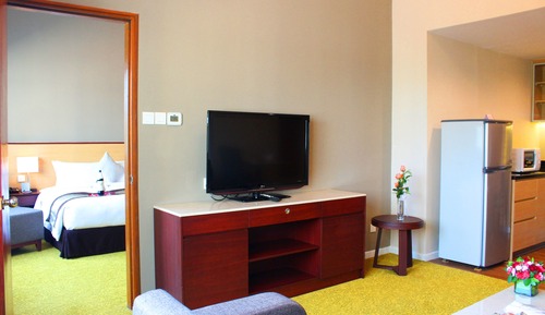 Executive Suite-Connecting