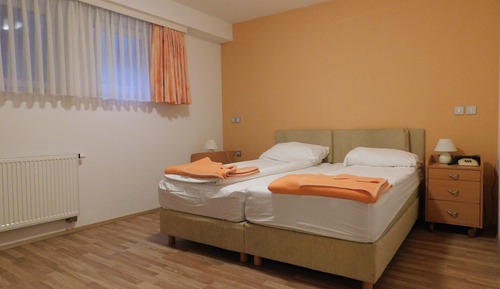 Economy Double Room (air-condition, in the basement)