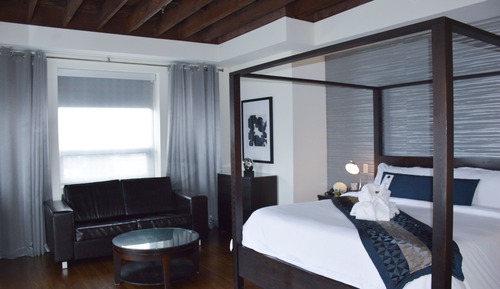 Deluxe Room, 1 King Bed, Steam Shower