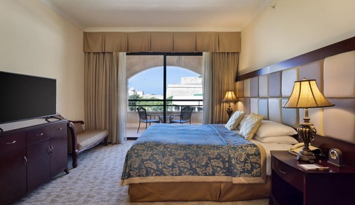 Deluxe Room with Partial Sea View
