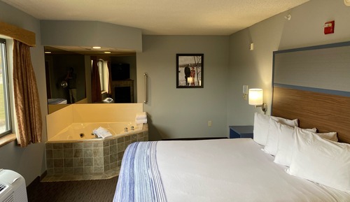 Suite, 1 King Bed, Non Smoking (One-Bedroom)