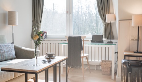 Comfort Room, Lake View