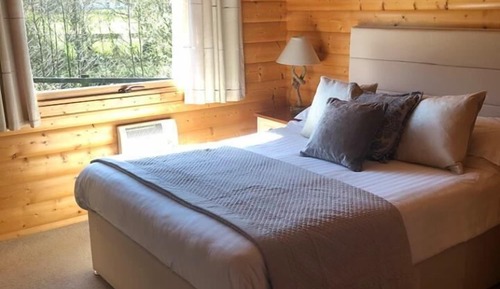 Cabin (Fairway)