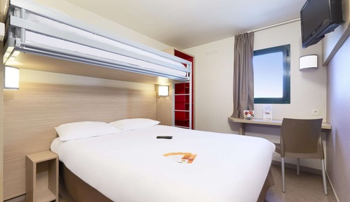 Standard Room, Multiple Beds (1 Double and 1 Single bed)