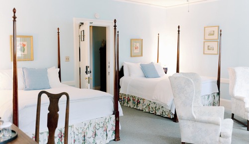 Room, Private Bathroom (Euclid)