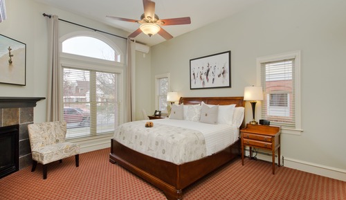 Deluxe Room, 1 King Bed
