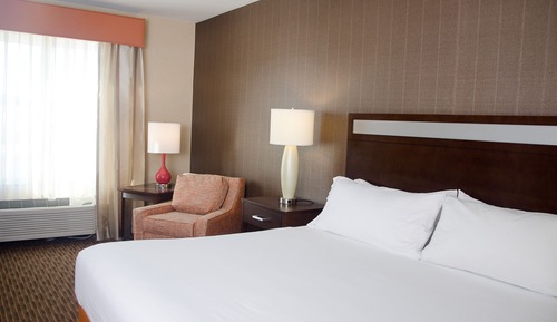 Room, 1 King Bed, Hearing Accessible (Mobility, Roll-In Shower)