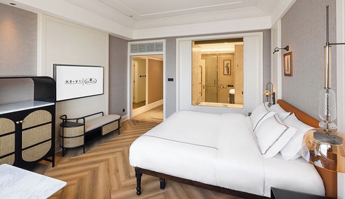 Deluxe sea-view king bed room