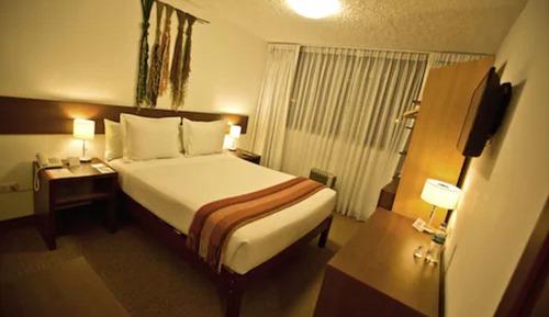 Standard Room, 1 Queen Bed