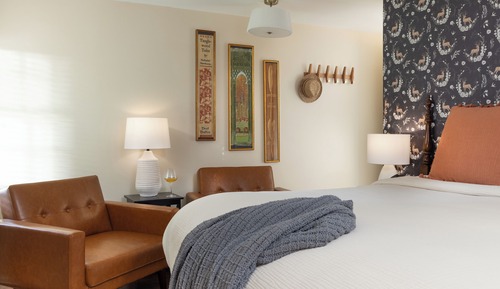 Room #7B - Zachary, 1 Kind Bed or 2 Twin Beds, not pet friendly