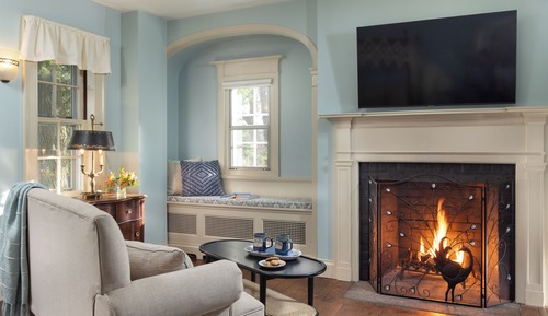 Room #1 - Collins, 1 Queen Bed, Fireplace, not pet friendly