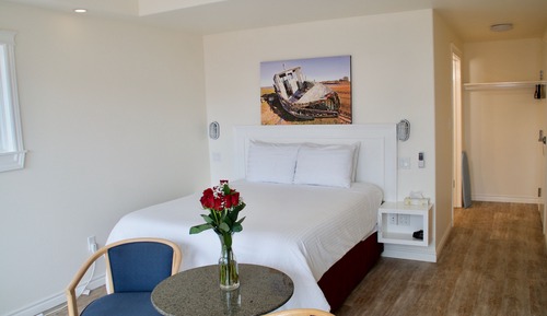 Oceanfront Exclusive Studio with Veranda