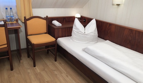 Classic Twin Room in Guest House