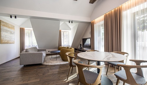 Family Apartment (Vandenis Building)