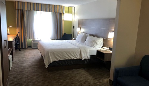 Suite, 1 King Bed, Accessible (Communications, Accessible Tub)