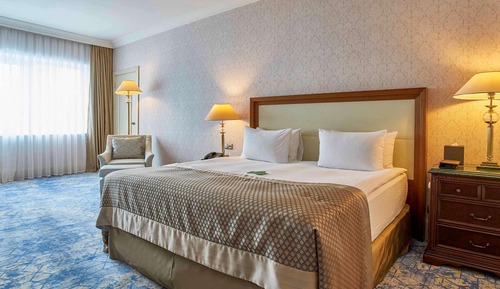 Deluxe Room, 1 King Bed