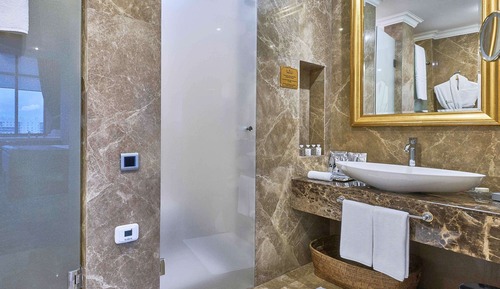 Premium Suite, 1 King Bed