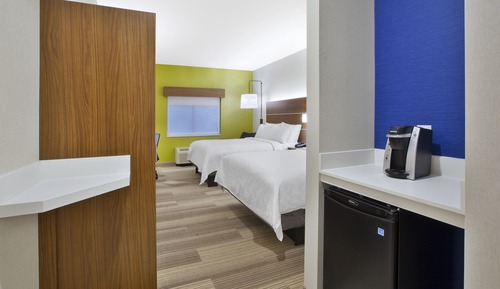 Suite, Multiple Beds (Additional Living Area)