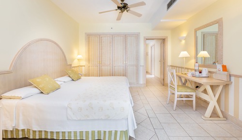 Superior Family Room, 2 Bedrooms (3 adults and 2 children)