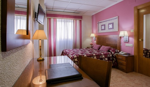 Family Room, Connecting Rooms (4 people)