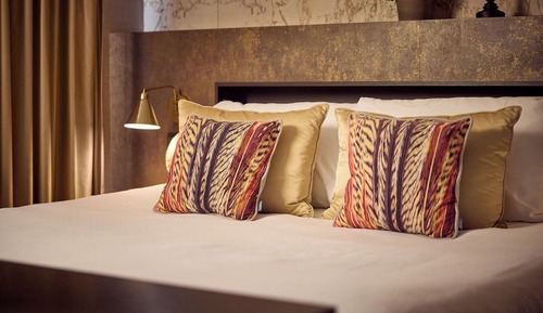 Royal Suite, 1 King Bed, Jetted Tub
