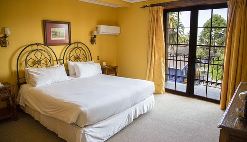 Standard Room, 1 King Bed
