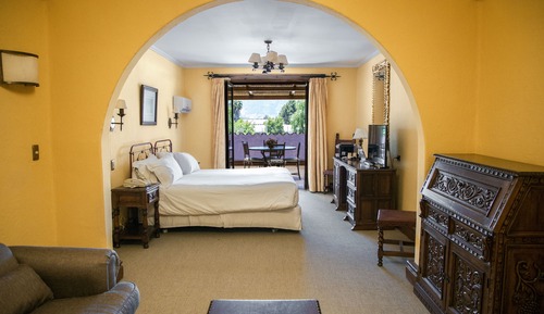 Deluxe Suite, 1 King Bed