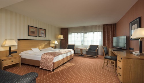 Family and Friends Suite
