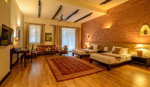 Club Room, 1 Bedroom, Courtyard View
