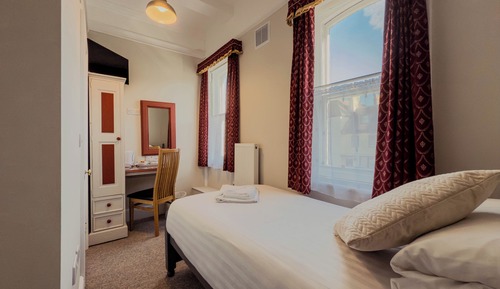 Single Room (1 Single Bed)