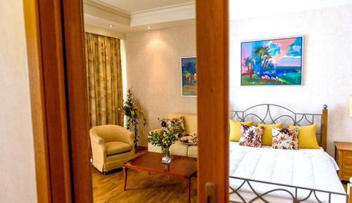 Suite, 1 King Bed, Non Smoking, Jetted Tub (Sea View)