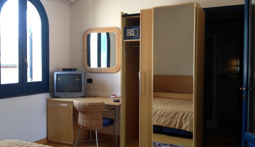 Classic Triple Room