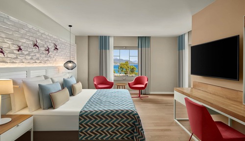 Deluxe Suite, Jetted Tub, Sea View