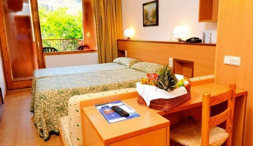 Standard Double Room (2 Adults + 1 Child)