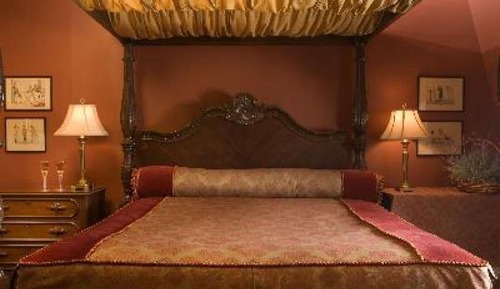 Standard Double Room, Ensuite (01 Chesterfield Suite)