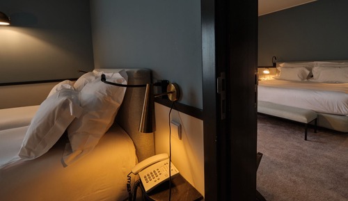 Connecting Rooms