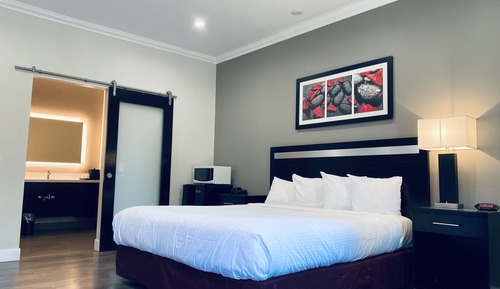 1 King Bed Accessible Non Smoking