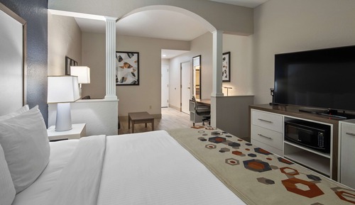 Suite, 1 King Bed, Non Smoking, Hot Tub