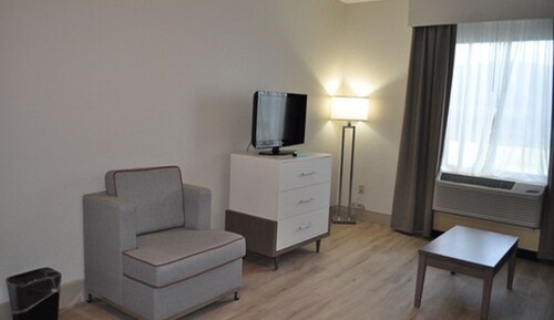 Suite, Multiple Beds, Non Smoking, Microwave