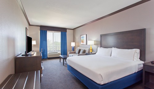 Standard Room, 1 King Bed