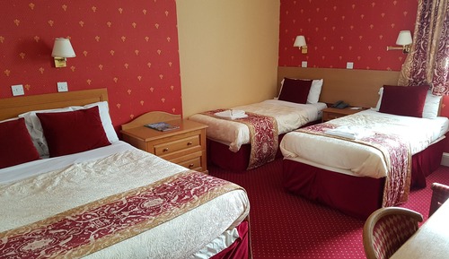 Traditional Quadruple Room, 1 Bedroom, Accessible, Garden View
