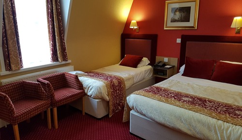 Traditional Triple Room, 1 Bedroom, Garden View